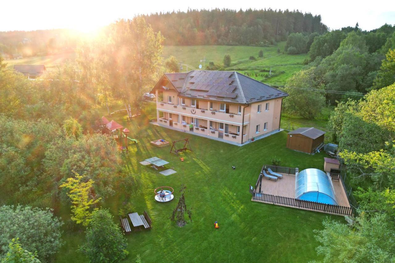Apartments Nad Rybniky Horní Planá Buitenkant foto